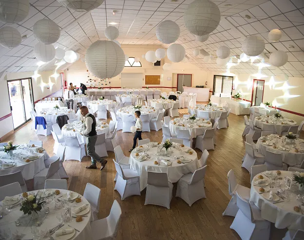 location salle de mariage avec traiteur à Mehun-sur-Yèvre près de Bourges dans le Cher 18